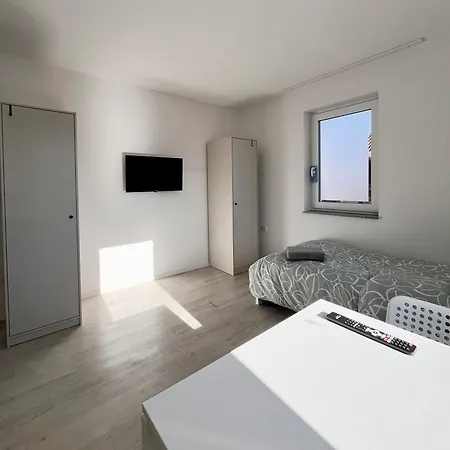 아파트 Ganze - Kueche - Balkon - Parkplatz - Wlan - Bis Zu 6 Personen 하일브론