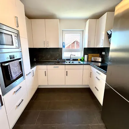아파트 Ganze - Kueche - Balkon - Parkplatz - Wlan - Bis Zu 6 Personen