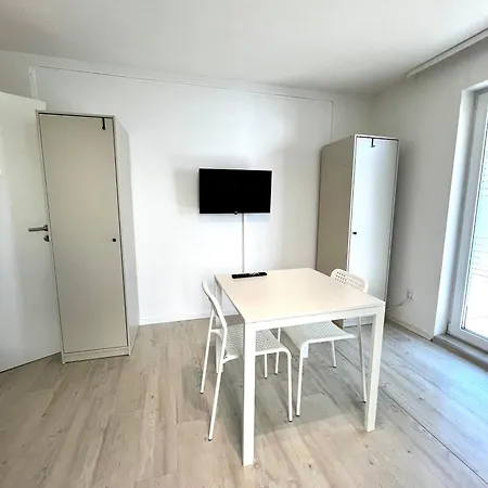 아파트 Ganze - Kueche - Balkon - Parkplatz - Wlan - Bis Zu 6 Personen
